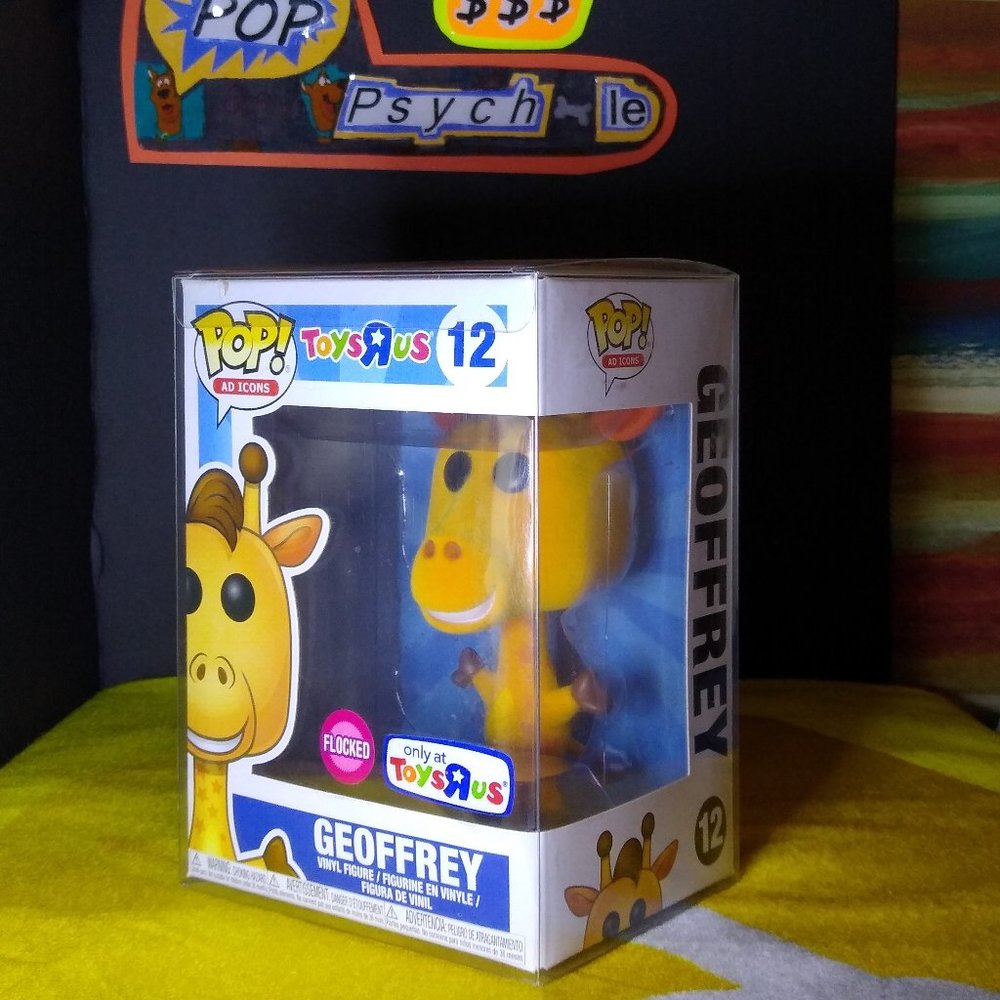 Geoffrey Toys R Us Ad Icon Flocked Funko Pop 12 protector NIB